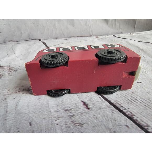 Thomas & Friends Wooden Railway Train Tank Engine Bertie the Bus - Picture 7 of 8